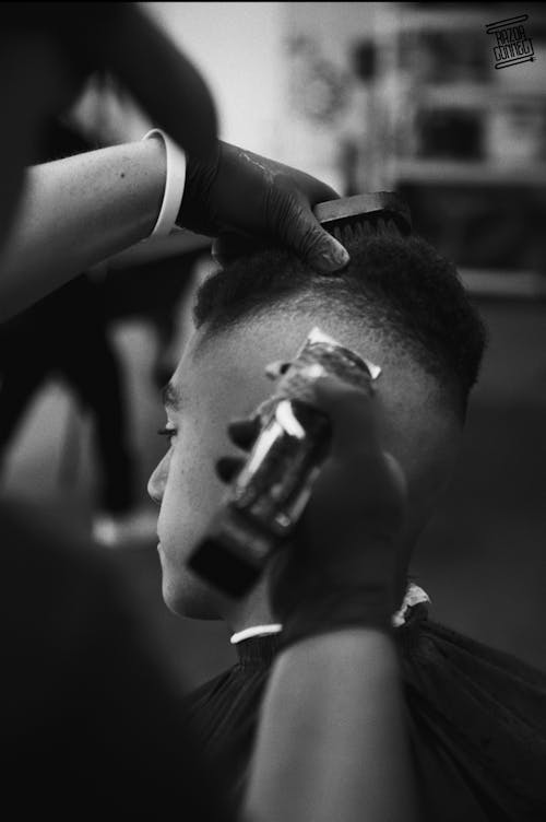 Cutting-Edge Barber Supplies for a Modern Mobile Operation