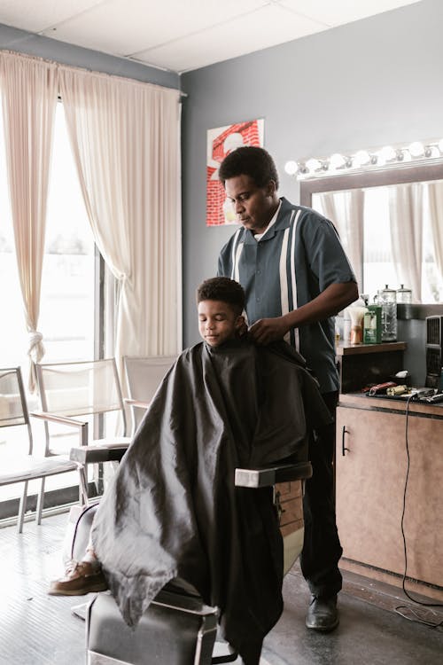 Battle of the Barber Chairs: Which Ones Promise Supreme Comfort?