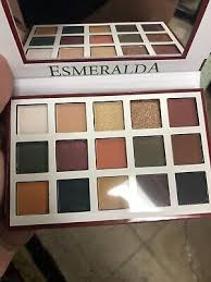 BEAUTY CREATIONS Esmeralda 15 Color Eyeshadow Palette