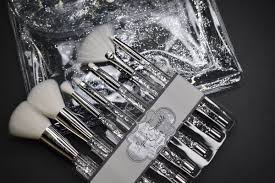 BEAUTY CREATIONS Liquid Sparkle Silver 7 Pc Brush Set